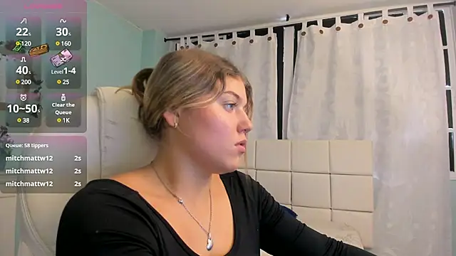 Snapshot of alaia_greyy chatting on 02.06.25 alaia greyy online show from 02.06.25