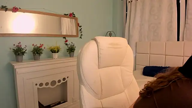 Snapshot of alaia_greyy chatting on 02.10.25 alaia greyy online show from 02.10.25
