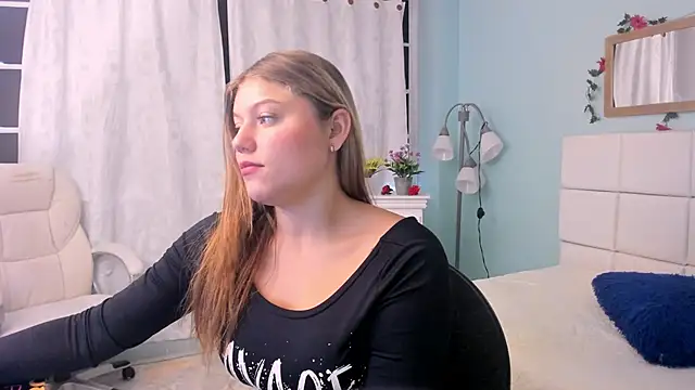 Snapshot of alaia_greyy chatting on 02.21.25 alaia greyy online show from 02.21.25