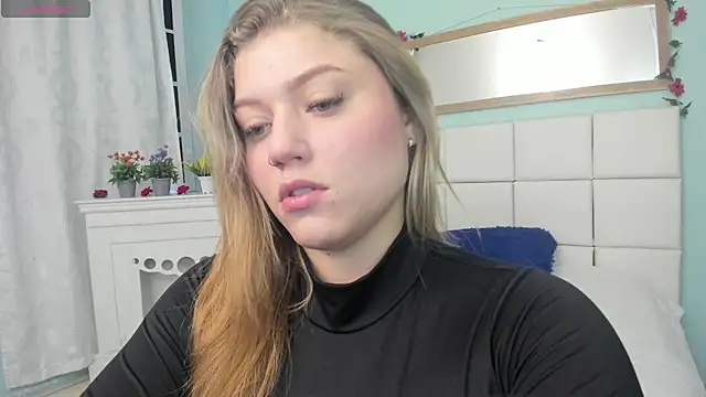 Snapshot of alaia_greyy chatting on 03.14.25 alaia greyy online show from 03.14.25