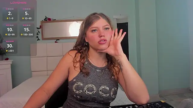 Snapshot of alaia_greyy chatting on 03.20.25 alaia greyy online show from 03.20.25
