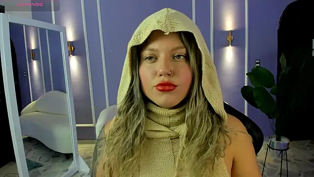Snapshot of alaia_greyy chatting on 09.24.25 alaia greyy online show from 09.24.25