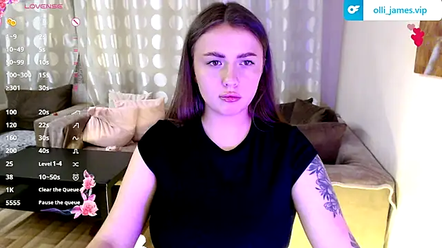 Snapshot of Ollie_James chatting on 07.18.26 Ollie James online show from 07.18.26