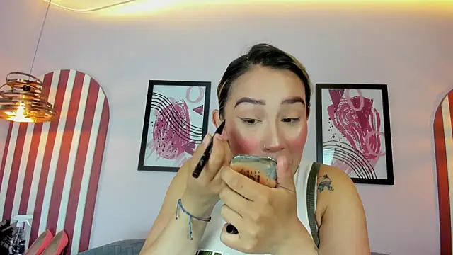 Lannajansen online show from 09.20.25