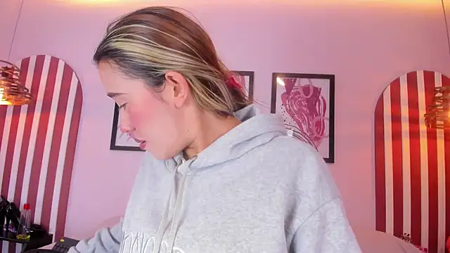 Lannajansen online show from 09.26.25