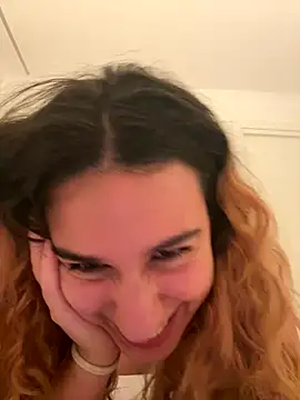 Snapshot of Riverdonttgo chatting on 10.09.25 Riverdonttgo online show from 10.09.25