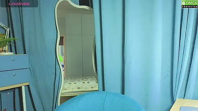 Snapshot of lu_muon chatting on 02.15.26 lu muon online show from 02.15.26