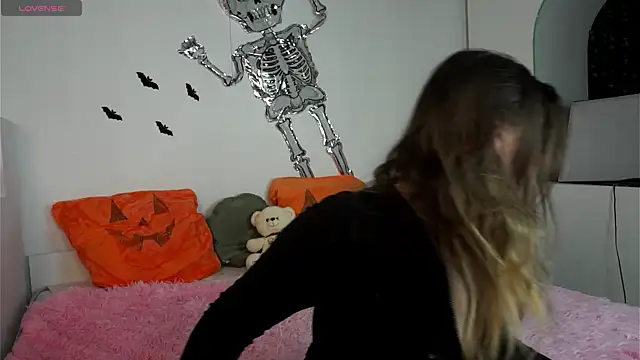 nawuwu online show from 10.30.25