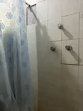 Snapshot of paullliliu chatting on 10.12.25 paullliliu online show from 10.12.25