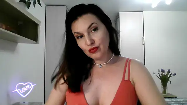 Victoria Glam online show from 03.10.25