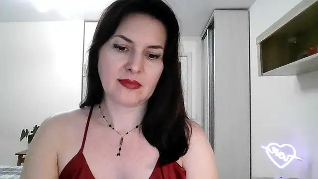 Victoria Glam online show from 03.19.25