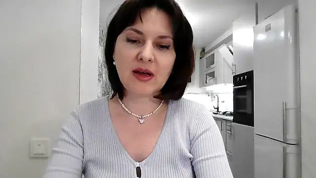 Victoria Glam online show from 11.29.25