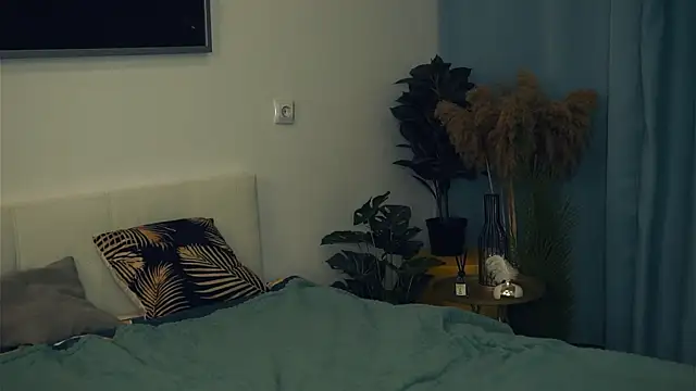 VeronaCritchlow online show from 03.02.25