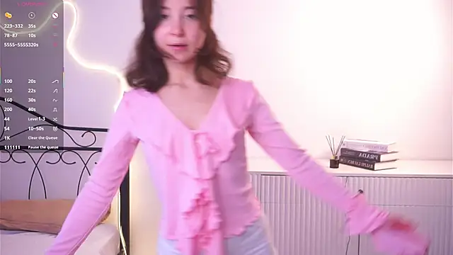 VeronaCritchlow online show from 03.31.26