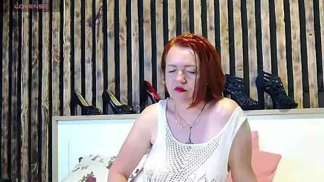 Snapshot of Alis_Lovi chatting on 06.23.26 Alis Lovi online show from 06.23.26