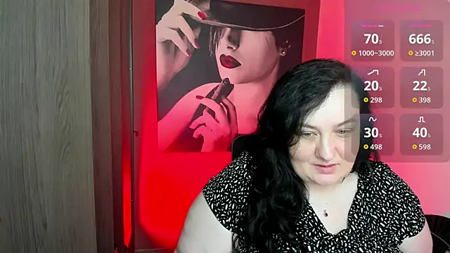 Snapshot of QueenOfHaze chatting on 08.06.26 QueenOfHaze online show from 08.06.26