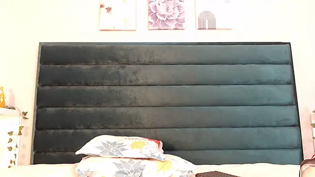 AmmyPike1 online show from 10.10.25