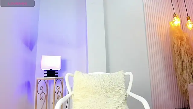 Snapshot of alana_rossetti chatting on 04.08.26 alana rossetti online show from 04.08.26