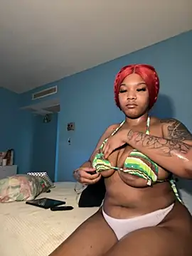 Snapshot of squirmxx10 chatting on 02.18.25 squirmxx10 online show from 02.18.25