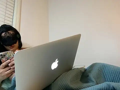 Snapshot of desiiiinigal chatting on 06.17.26 desiiiinigal online show from 06.17.26