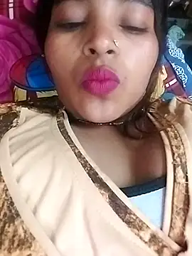 Snapshot of Simrandeshipp chatting on 02.28.25 Simrandeshipp online show from 02.28.25