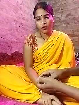 Snapshot of Simrandeshipp chatting on 03.22.25 Simrandeshipp online show from 03.22.25