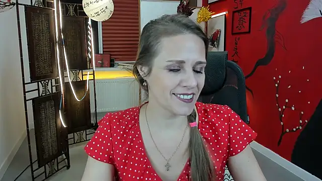 Snapshot of EmiliaBedy chatting on 02.09.25 EmiliaBedy online show from 02.09.25