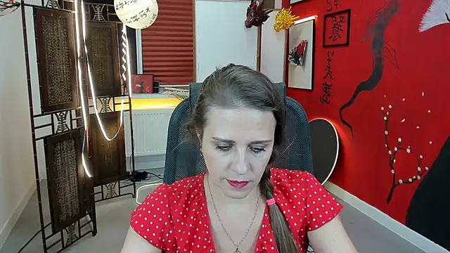 Snapshot of EmiliaBedy chatting on 02.09.25 EmiliaBedy online show from 02.09.25