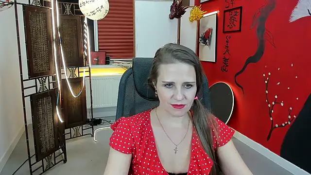 Snapshot of EmiliaBedy chatting on 02.09.25 EmiliaBedy online show from 02.09.25