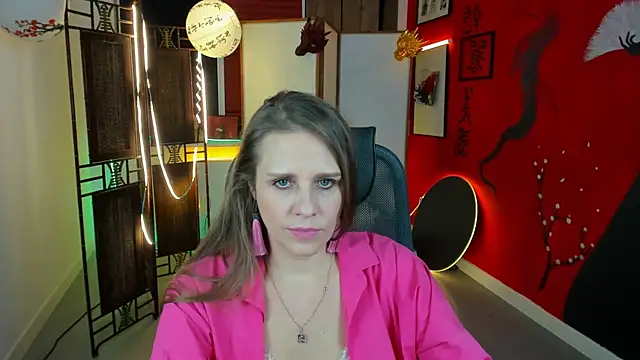 Snapshot of EmiliaBedy chatting on 02.11.25 EmiliaBedy online show from 02.11.25