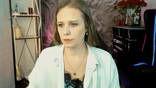 Snapshot of EmiliaBedy chatting on 02.15.25 EmiliaBedy online show from 02.15.25