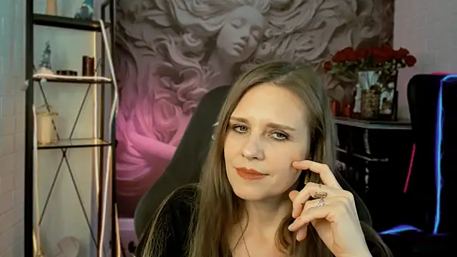 Snapshot of EmiliaBedy chatting on 02.17.25 EmiliaBedy online show from 02.17.25