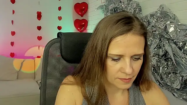 Snapshot of EmiliaBedy chatting on 02.18.25 EmiliaBedy online show from 02.18.25