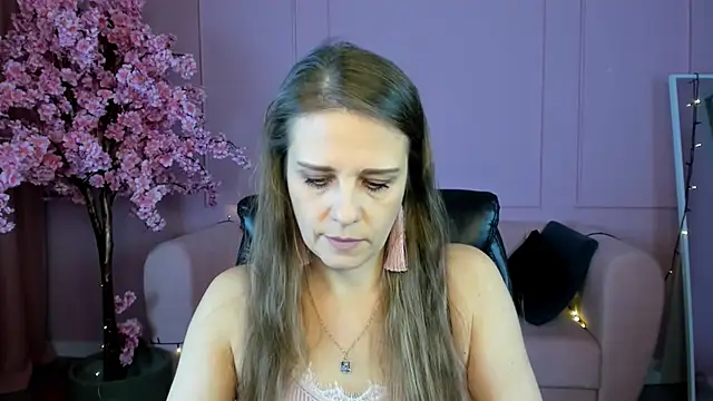 Snapshot of EmiliaBedy chatting on 02.24.25 EmiliaBedy online show from 02.24.25