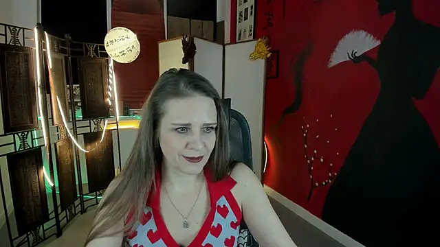 Snapshot of EmiliaBedy chatting on 03.04.25 EmiliaBedy online show from 03.04.25