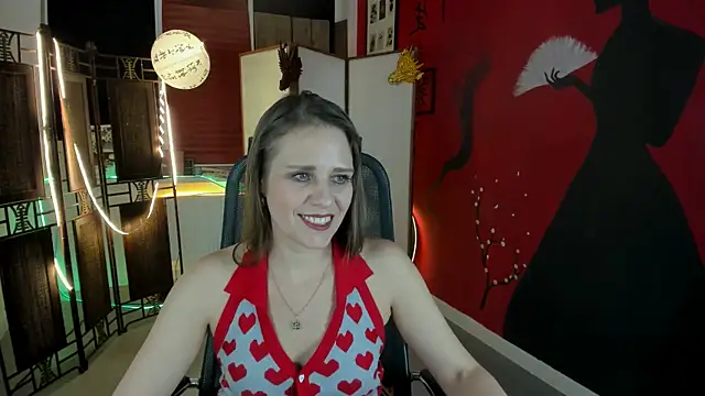Snapshot of EmiliaBedy chatting on 03.04.25 EmiliaBedy online show from 03.04.25