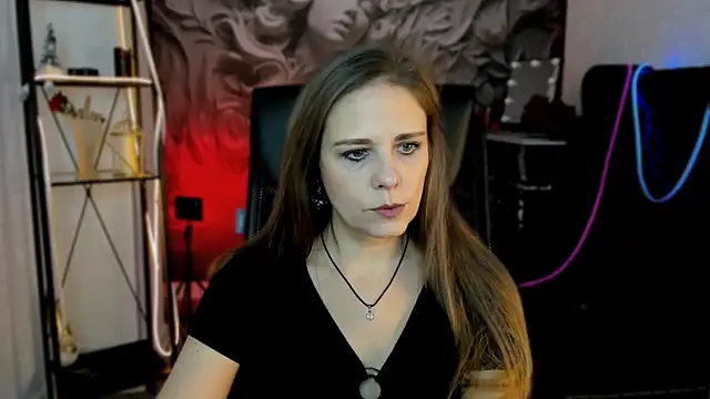 Snapshot of EmiliaBedy chatting on 03.10.25 EmiliaBedy online show from 03.10.25