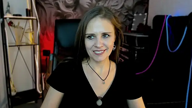 Snapshot of EmiliaBedy chatting on 03.10.25 EmiliaBedy online show from 03.10.25