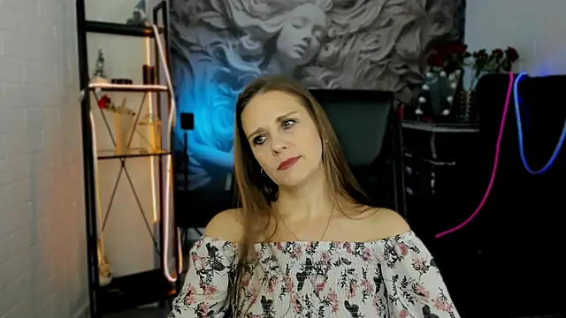 Snapshot of EmiliaBedy chatting on 03.14.25 EmiliaBedy online show from 03.14.25