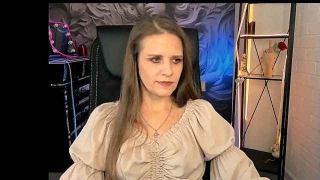 Snapshot of EmiliaBedy chatting on 03.19.25 EmiliaBedy online show from 03.19.25