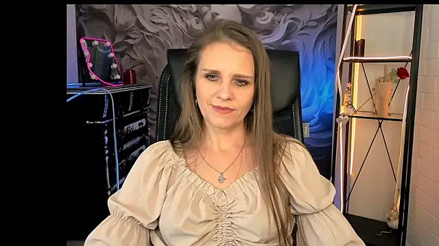 Snapshot of EmiliaBedy chatting on 03.19.25 EmiliaBedy online show from 03.19.25