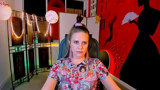 Snapshot of EmiliaBedy chatting on 03.20.25 EmiliaBedy online show from 03.20.25