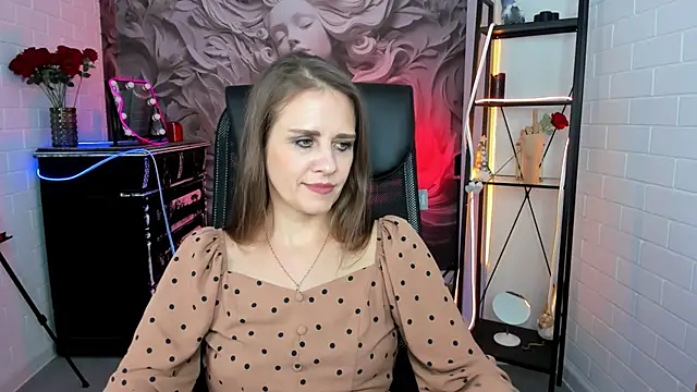 Snapshot of EmiliaBedy chatting on 03.22.25 EmiliaBedy online show from 03.22.25