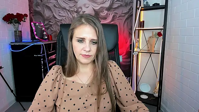 Snapshot of EmiliaBedy chatting on 03.22.25 EmiliaBedy online show from 03.22.25