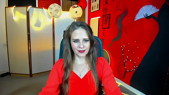 Snapshot of EmiliaBedy chatting on 09.12.25 EmiliaBedy online show from 09.12.25