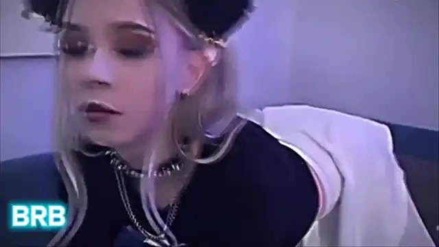 Shiny Jennifer online show from 02.14.25