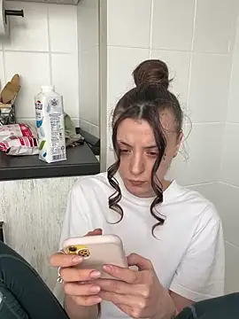 bunnythetailor online show from 02.17.25