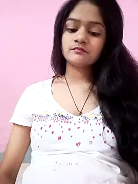 Snapshot of Tanu-00 chatting on 10.13.25 Tanu-00 online show from 10.13.25