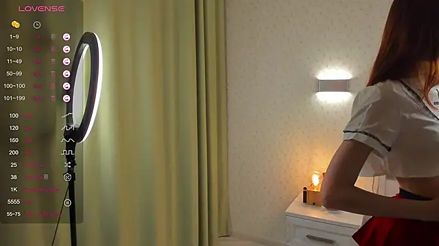 ElvinaBestwick online show from 03.18.25