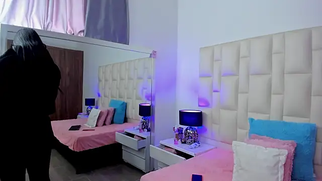 Ariana rouse online show from 11.12.25